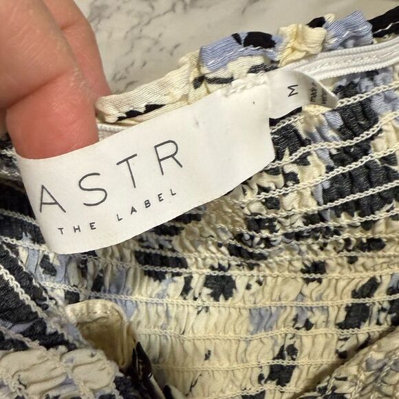 NEW ASTR The Label Women's Floral Off-Shoulder Maxi Dress - Blue/White Size M - Picture 6 of 10